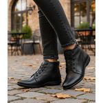 Coturno Rasteiro feminino cano curto couro legítimo cor preto