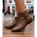 Bota Rasteira feminina cano curto couro legítimo cor havana lisa