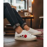 Tênis Feminino Slip On Couro Legítimo Pierrô - Branco com Bordado Flor