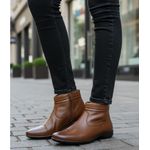 Bota Rasteira feminina cano curto couro legítimo cor havana confortável