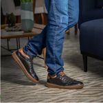 Tênis masculino casual em couro legítimo cor preto