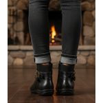 Bota Rasteira cano curto couro legítimo cor preta com cintas e fivelas