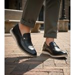 Mocassim masculino super confortável couro legítimo cor preto solado claro