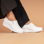 Sapato feminino ortopédico com elástico couro legítimo cor branco