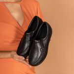 Mocassim feminino ortopédico com zíper couro legítimo cor preto