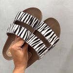 Sandália Papete Alice Zebra