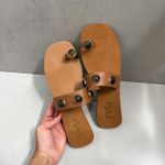 Rasteira Maitê Couro Caramelo