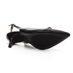Sapato Feminino Scarpin Verniz Preto Detalhe Prata Canoinha Vizzano