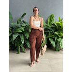 Calça Alfaiataria Isabel com Costura Frontal MARROM