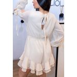 Macaquinho Vivian em Chiffon Pérola | Decote em V e Babados Leveza e Sofisticação do 36 ao 44 