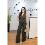 Calça Melissa Pantalona de Alfaiataria Verde Militar | Elegância Fluida e Sofisticação Atemporal do P ao G 