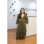 Vestido Iris Longo Verde Militar com Recortes e Fivela – Elegância Fluida com Toque Sofisticado do 36 ao 44