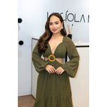 Vestido Iris Longo Verde Militar com Recortes e Fivela – Elegância Fluida com Toque Sofisticado do 36 ao 44