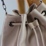 Bolsa Luz Rosê - metal grafite | Couro Legítimo