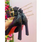 Scarpin Preto com Solado Vermelho