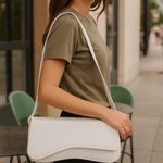 Bolsa Feminina Baguete Ombro Off White