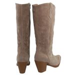 Bota Feminina Western Cano Longo Bordado Camurça Taupe