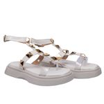 Papete Feminina Flatform com Spikes e Vinil Napa Off White