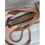 Bolsa casual com detalhe na frente