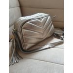 BOLSA MATELASSÊ EM V COM BOLSO EXTERNO Couro Legítimo