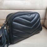 BOLSA MATELASSÊ EM V COM BOLSO EXTERNO Couro Legítimo