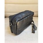 Bolsa básica com detalhe frontal quadrado