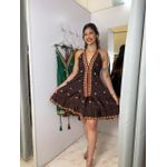 vestido curto shakti boardado