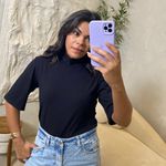 Blusa gola alta preta