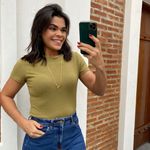 Blusa basic verde oliva