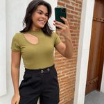 Blusa gota verde oliva
