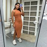 Vestido mid costa nua canela