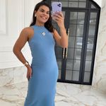 Vestido midI com recorte azul