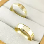 Par de Aliança em Ouro Modelo 5mm Uruguai Reta Chanfrada