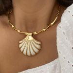 Colar concha marfim meio aro