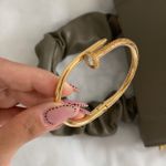 Bracelete prego com pedra