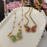 colar borboleta rosa