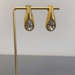 Brinco Gota de Zircônia em Banho Dourado