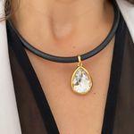 Colar Fio com Pedra Branca Grande