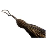 Pingente Tassel 9cm Marrom Com Detalhe em Dourado 