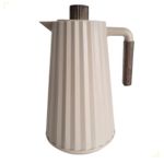 garrafa cor fendi com acabamento marrom 