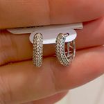 Brinco de Ouro Branco 18K Argola com Zircônias