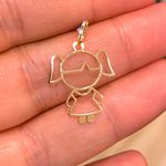 Pingente Filha Menina Vazado em Ouro 18K