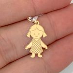 Pingente Filha Menina de Ouro 18K Vestido Xadrez