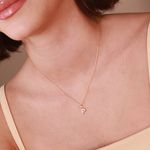 Pingente de Letra P Pequeno em Ouro 18K