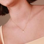 Pingente de Letra S Pequeno em Ouro 18K