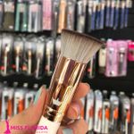 Pincel Kabuki Reto para Base Macrilan Performance P06