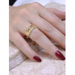 Anel ondas cravejado dourado