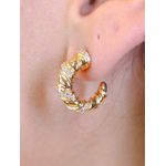 Argola torcida cravejada