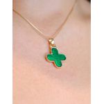 Colar de trevo verde