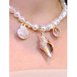 Colar pérolas e conchas